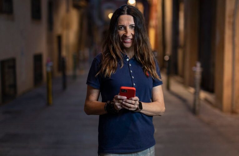 “El móvil no es el enemigo, esos padres tienen mucho miedo”: la batalla por el primer teléfono sacude a las familias españolas | Tecnología